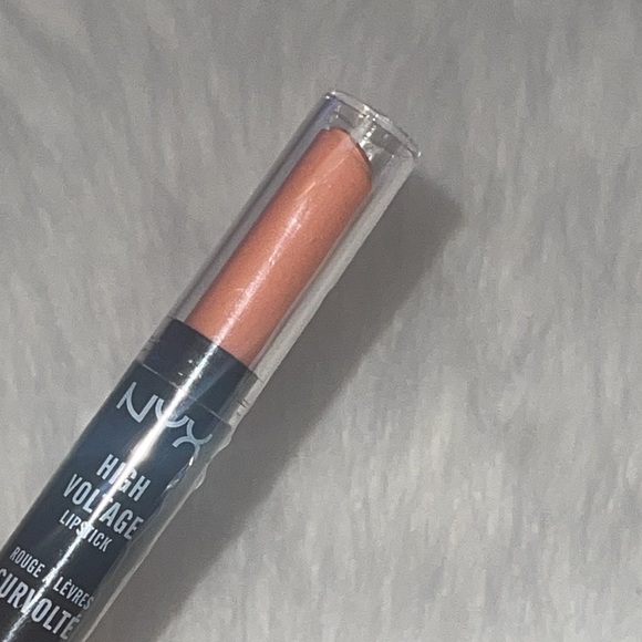 HIGH
VOLTAGE
LIPSTICK - Picture 4 of 5